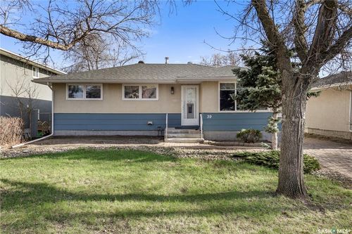 39 Fuhrmann Cres, Regina, SK, S4R5S4 | Card Image