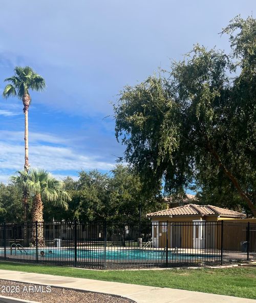 2551 N 73rd Dr, Phoenix, AZ, 85035-3257 | Card Image
