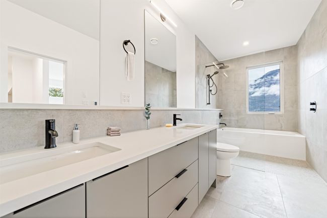 39262 Stellar Dr, Home with 3 bedrooms, 3 bathrooms and null parking in Squamish BC | Image 4