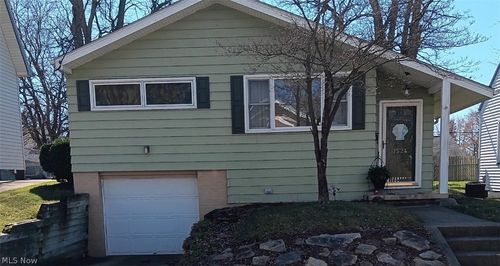 1524 24th St Nw, Canton, OH, 44709-3412 | Card Image