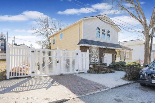 132 Cedarview Avenue, Staten Island, NY, 10306 | Card Image