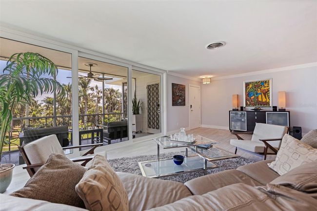 UNIT-6 - 1060 N Shore Dr Ne, Condo with 2 bedrooms, 2 bathrooms and null parking in ST PETERSBURG FL | Image 25