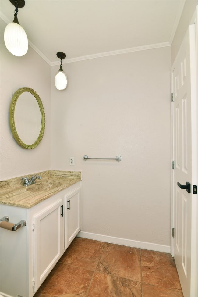 Master Bath | Image 17