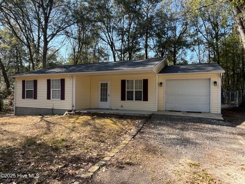 907 Sycamore St, Aberdeen, NC, 28315-3034 | Card Image