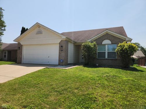 10521 Sand Creek Blvd, Fishers, IN, 46037-8888 | Card Image