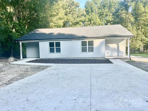 102 Carpenter St, Lincolnton, NC, 28092-8317 | Card Image
