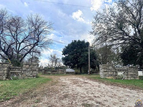 10372 Walton Rd, Harveyville, KS, 66431-9104 | Card Image