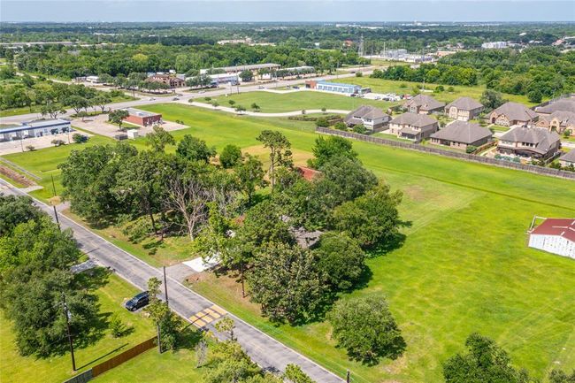 2751 Piper Rd, House other with 3 bedrooms, 2 bathrooms and 2 parking in Pearland TX | Image 10