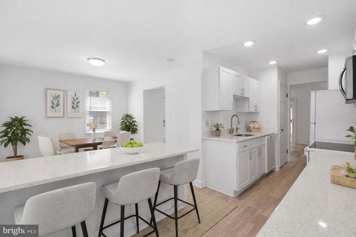 1 Big Acre Sq, North Potomac, MD, 20878-2838 | Card Image