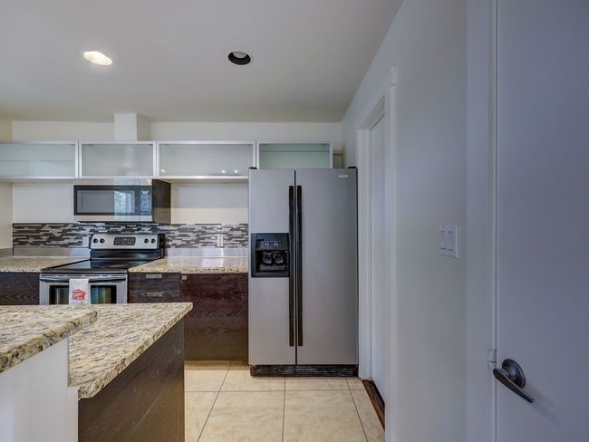 2 - 400 E 33 Rd St, Condo with 3 bedrooms, 3 bathrooms and 2 parking in Austin TX | Image 11