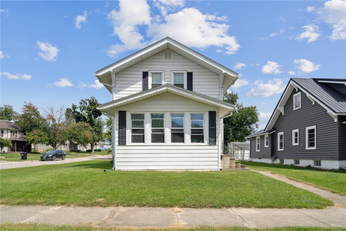 11th Ave, Belle Plaine, IA 52208