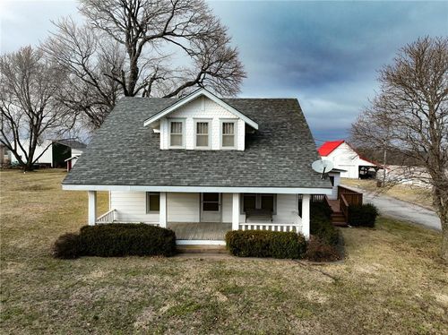 1368 240th St, Hiawatha, KS, 66434-8300 | Card Image