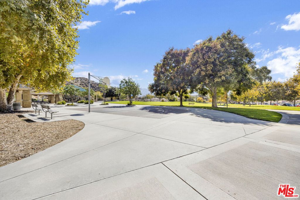 Residential in Canyon Country 5