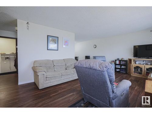 4412 44 St, Stony Plain, AB, T7Z1J3 | Card Image