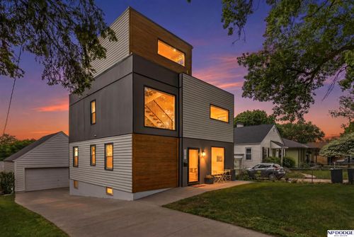 1922 S 61 Street, Omaha, NE, 68106 | Card Image