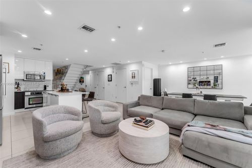 apt-m0510-3301 Ne 1st Ave, Miami, FL, 33137-4118 | Card Image