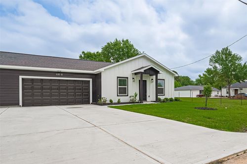 632 Silliman St, Sealy, TX, 77474-2816 | Card Image