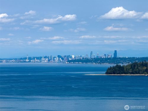 7727 Se Southworth Dr, Port Orchard, WA, 98366-8866 | Card Image