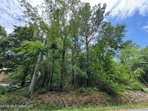 000 Dicks St, Waveland, MS, 39576 | Card Image