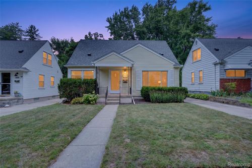 326 Walnut Ave, Royal Oak, MI, 48073-4068 | Card Image
