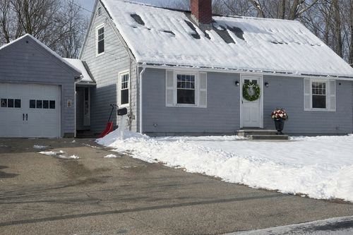 40 Longview St, Haverhill, MA, 01830-2831 | Card Image