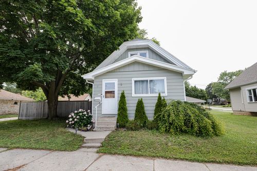 2004 17th Avenue, SOUTH MILWAUKEE, WI, 53172 | Card Image