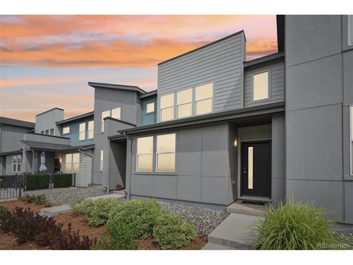 16189 E Elk Dr, Denver, CO, 80239-5493 | Card Image