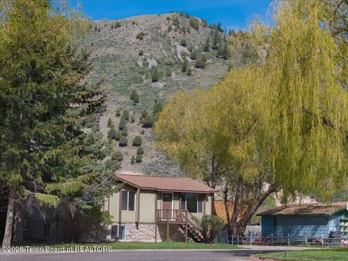 195 Crabtree Lane, Jackson, WY, 83001 | Card Image