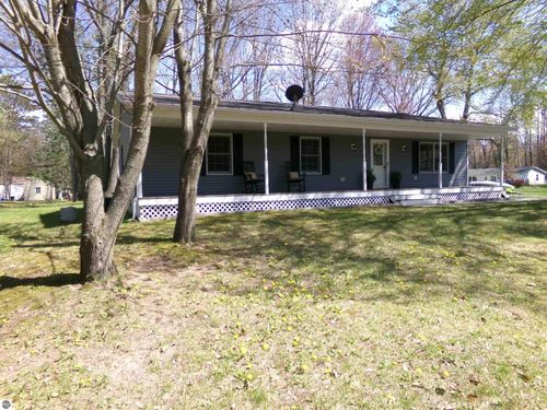 8733 Arbutus, Farwell, MI, 48622 | Card Image