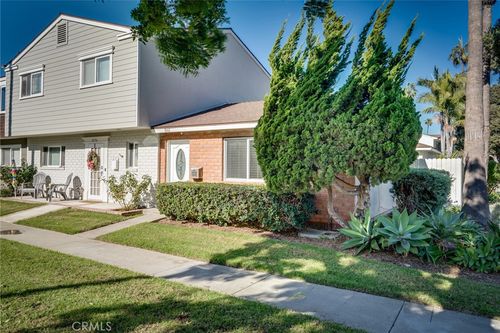 8162 Eastport Dr, Huntington Beach, CA, 92646-6721 | Card Image