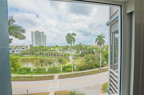 apt-519-200 Diplomat Pkwy, Hallandale Beach, FL, 33009-8718 | Card Image