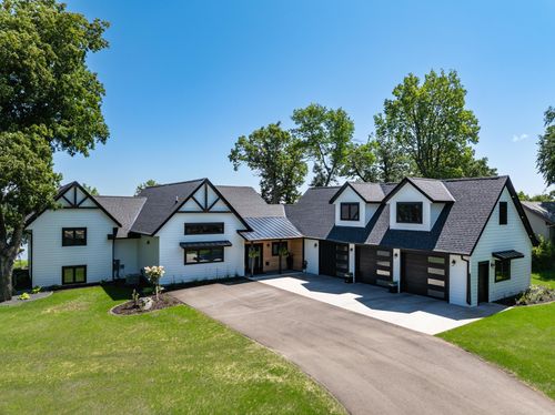 719 Glacier Ave, Alexandria, MN, 56308-8536 | Card Image