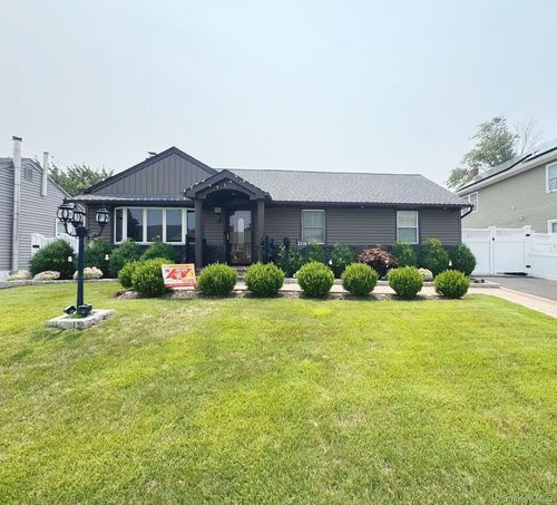 2538 1st Ave, East Meadow, NY, 11554-3351 | Card Image