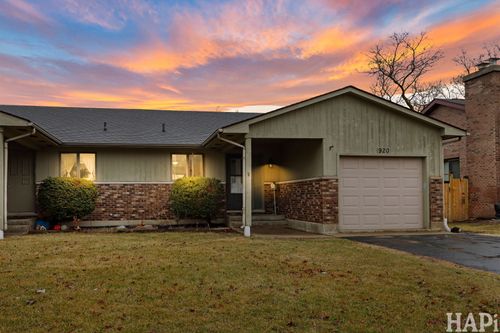 920 Pleasant St, Woodstock, IL, 60098-2247 | Card Image