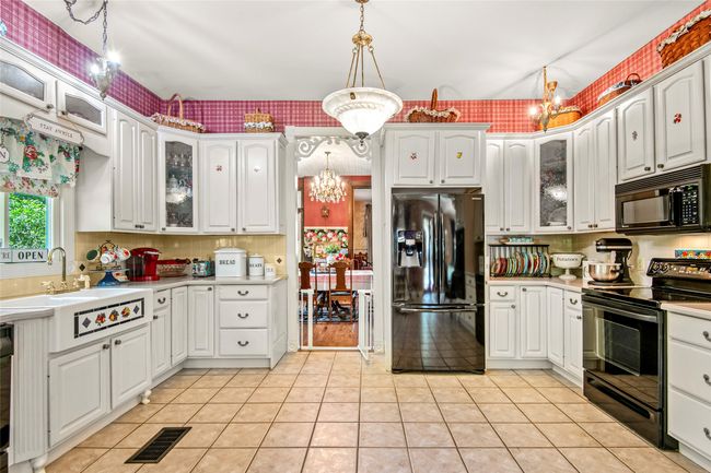 1303 W Main St, House other with 4 bedrooms, 3 bathrooms and null parking in Waxahachie TX | Image 11