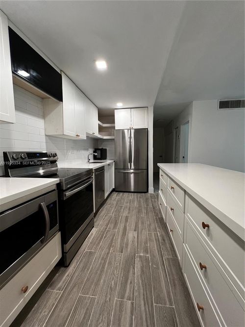 apt-1c-4470 Nw 79th Ave, Doral, FL, 33166-6308 | Card Image