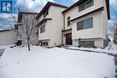 73 Glenbrook Cres, Townhouse with 3 bedrooms, 2 bathrooms and 1 parking in Cochrane AB | Image 1