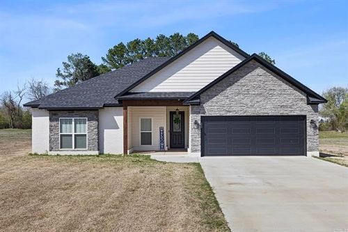 11 Gary Ln, Plumerville, AR, 72127-8062 | Card Image