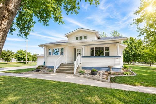900 Cameo St, Onawa, IA, 51040-1135 | Card Image