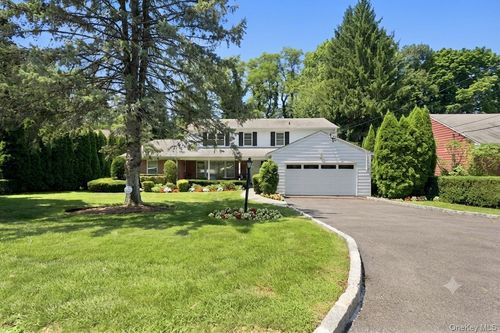 9 Parkfield Rd, Scarsdale, NY, 10583-1615 | Card Image