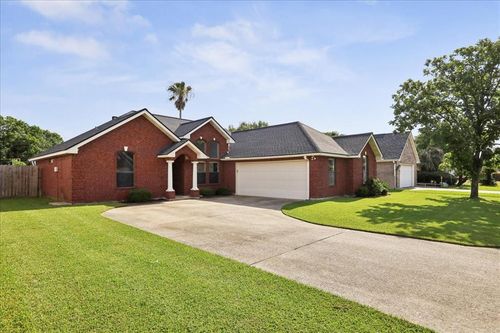 505 Shannons Way, Bridge City, TX, 77611-2952 | Card Image