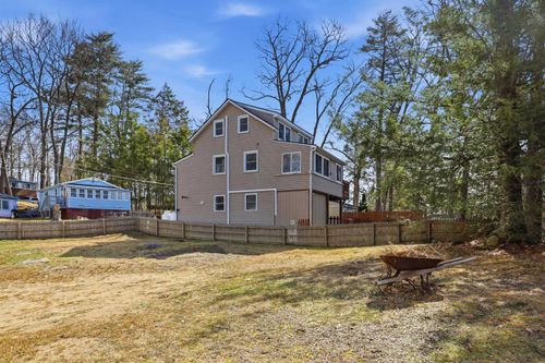 7 Maple Ave, Northwood, NH, 03261-3743 | Card Image