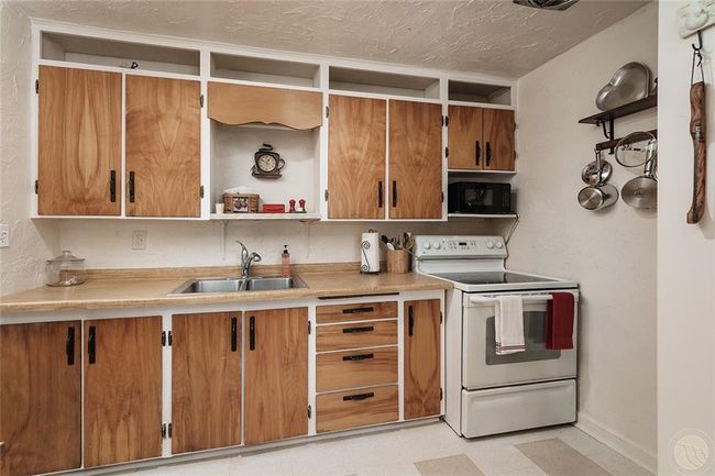 1126 N 23 Rd St, House other with 2 bedrooms, 1 bathrooms and null parking in Billings MT | Image 8