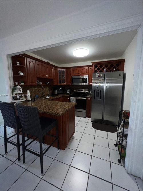 apt-215-5775 W 20th Ave, Hialeah, FL, 33012-7554 | Card Image
