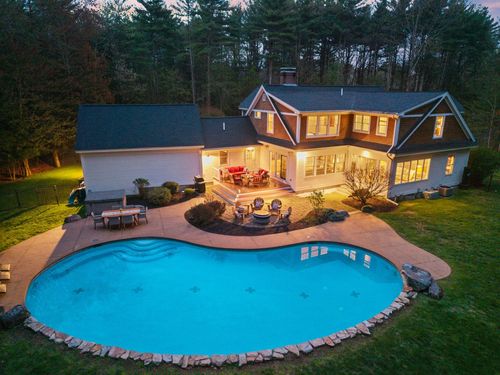 15 Wiggin Way, Stratham, NH, 03885-2485 | Card Image