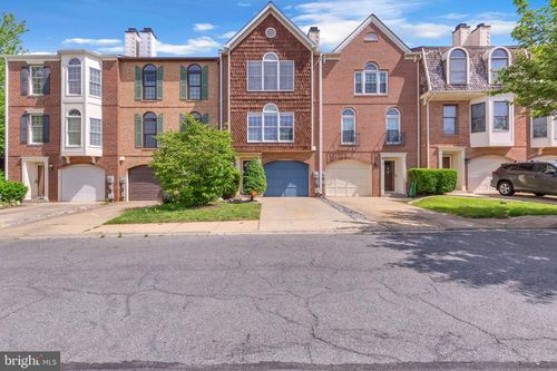 6 Victoria Sq, FREDERICK, MD, 21702-1108 | Card Image