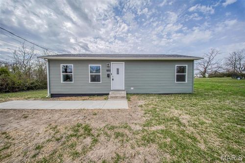 713 Oak St, Salem, MO, 65560-1136 | Card Image