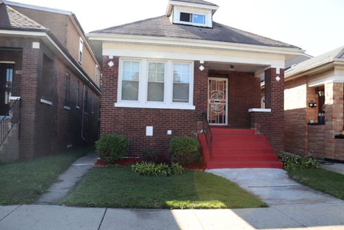 8512 Manistee Ave, Chicago, IL, 60617-3152 | Card Image