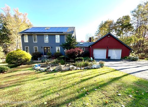 5602 Broadacre Dr, Stroudsburg, PA, 18360-9077 | Card Image