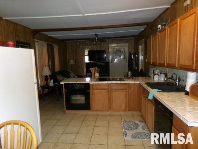 318 Williams St, House other with 4 bedrooms, 2 bathrooms and null parking in Rosiclare IL | Image 6